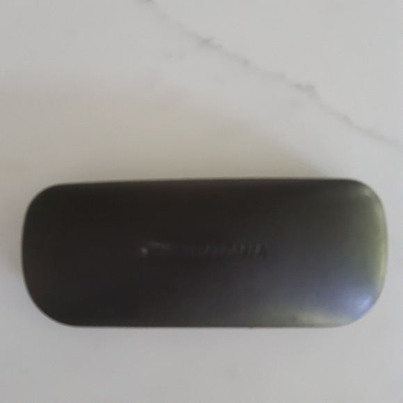 Authentic Dolce & Gabbana sunglasses. Gold rose detail on arms. Burnt br… - Picture 6 of 9